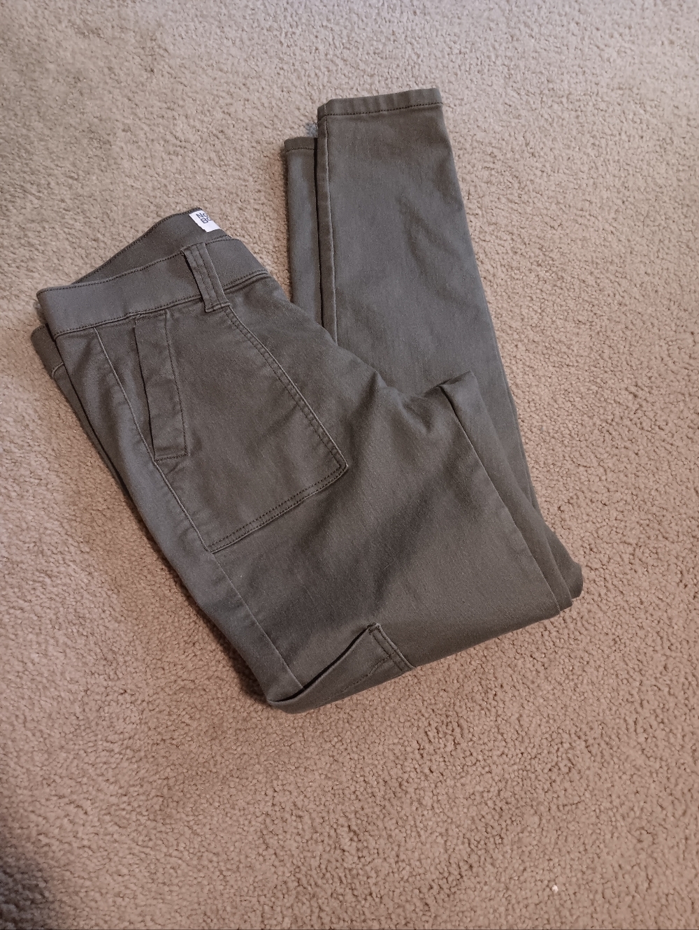 No Boundaries Dark Green Women's Cargo Pants. Small.